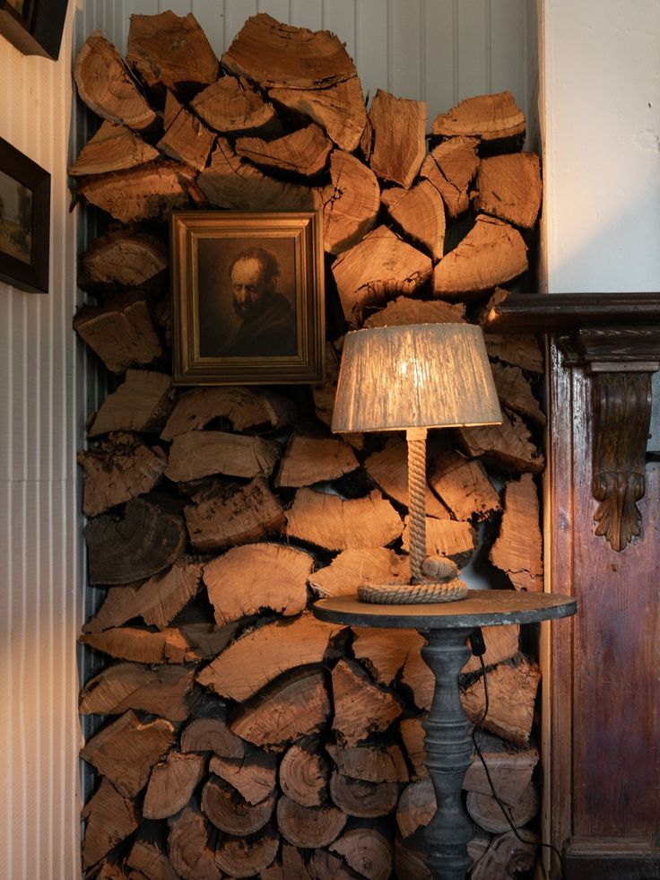 A quiet, well-kept study — the world of Thomas Alan